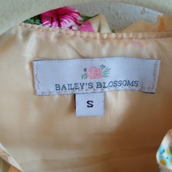 Bailey's Blossoms Floral Puffer Vest Roses Ruffles Toddler/Small - Picture 5 of 8
